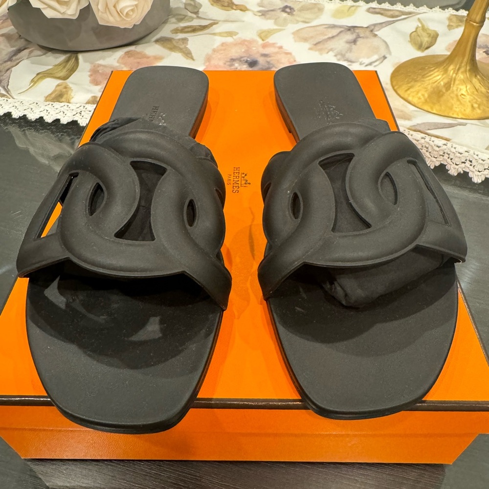 Hermes Jelly Pool Beach Sandals slide black size 41